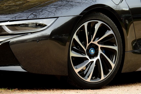 Choosing Safety and Performance: BMW Run-Flat Tires in the UAE